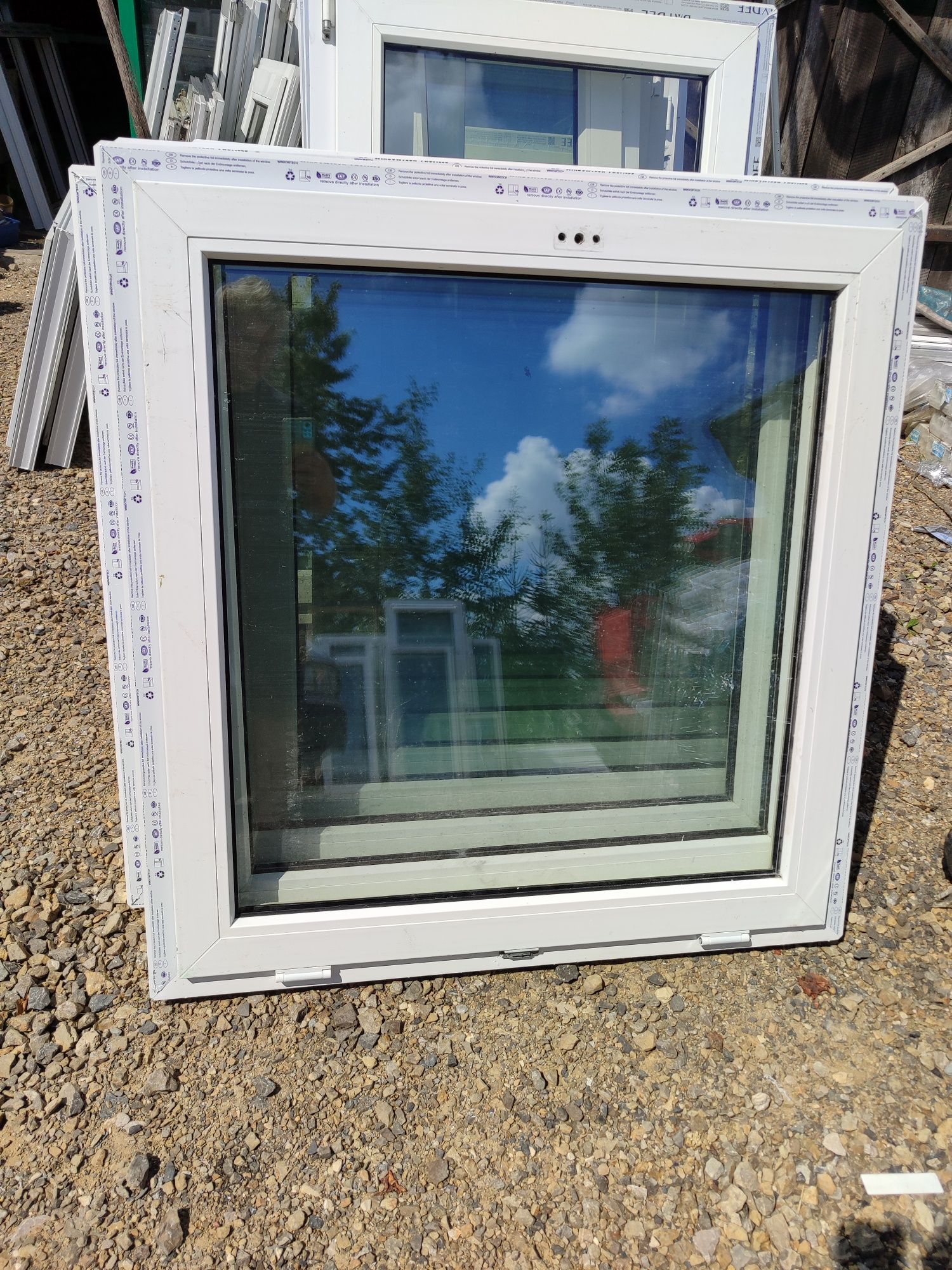 Okno pcv 103 x 107 wys uchylne używane