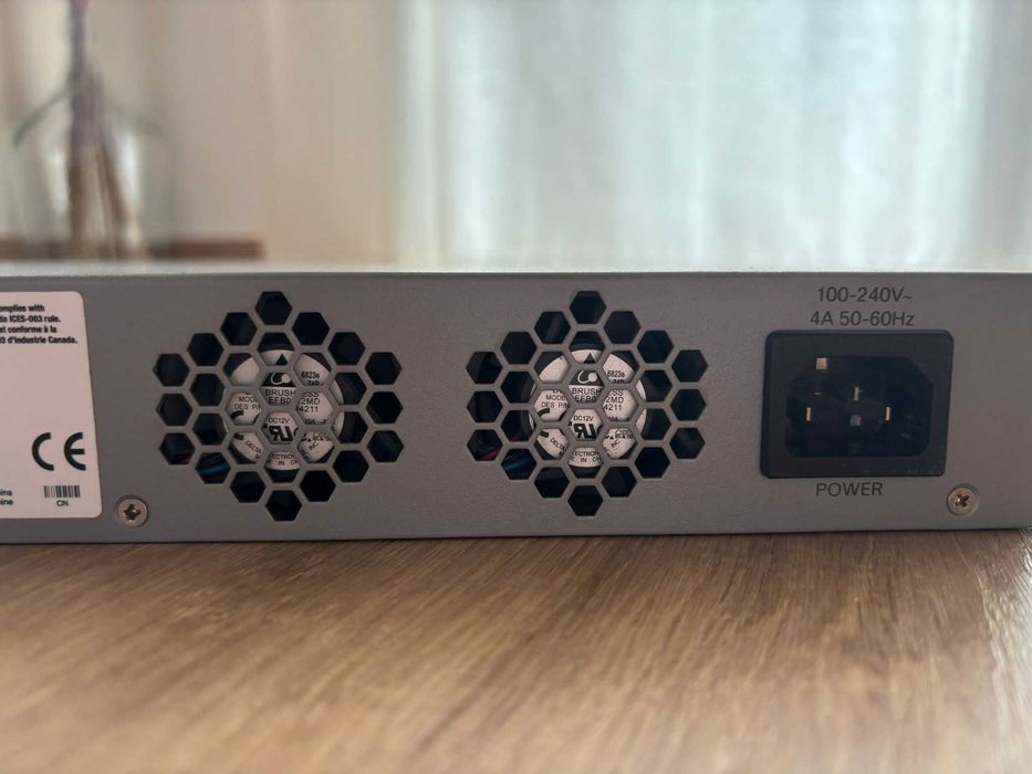 Cisco SF500-24P 24-Port 10/100 PoE Stackable Managed Switch64575437443715122