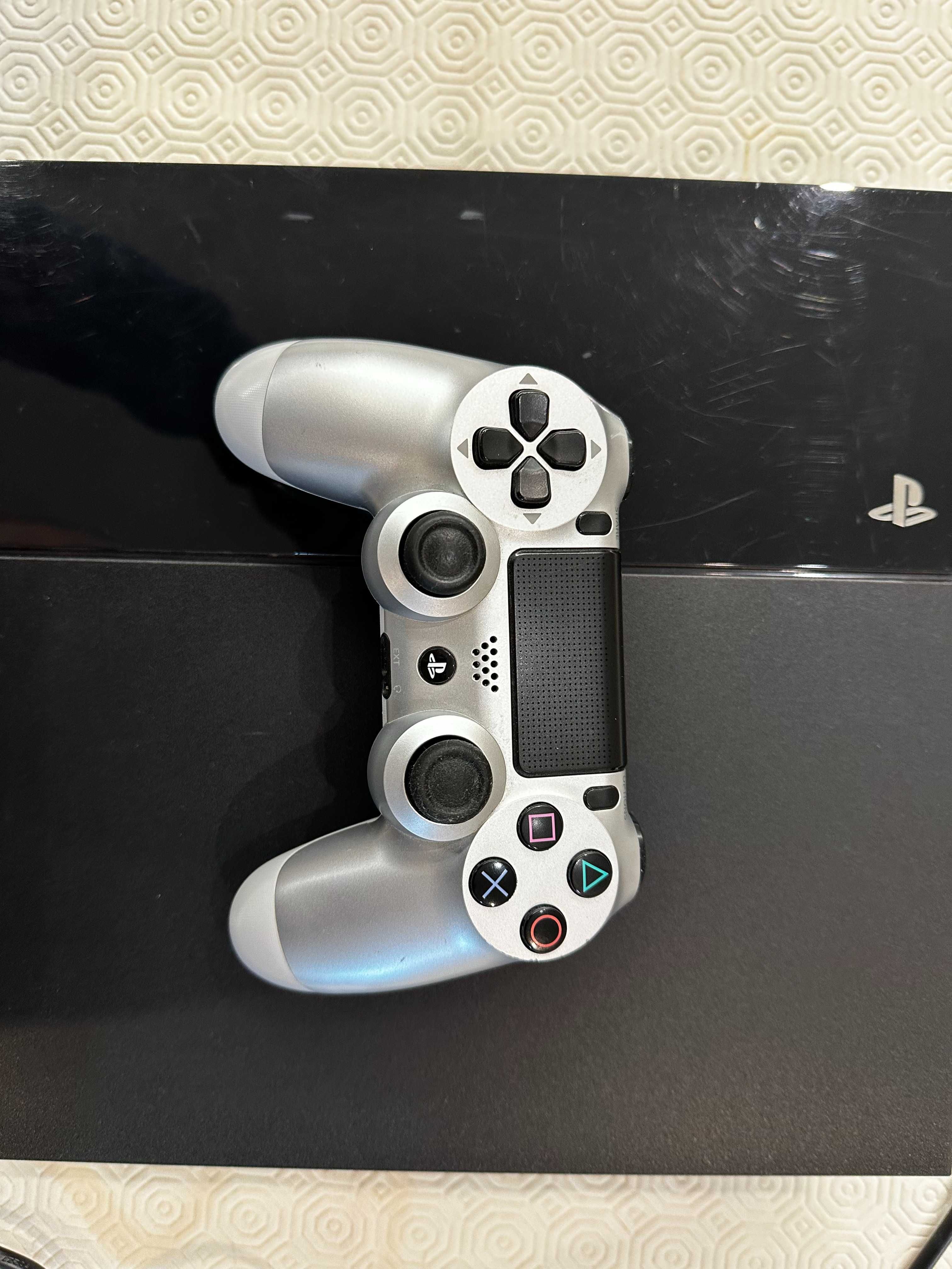 PlayStation 4 500GB - Preto