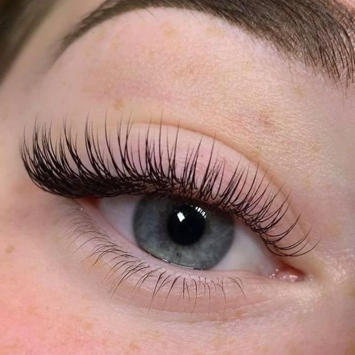 Aplicação de pestanas cílios