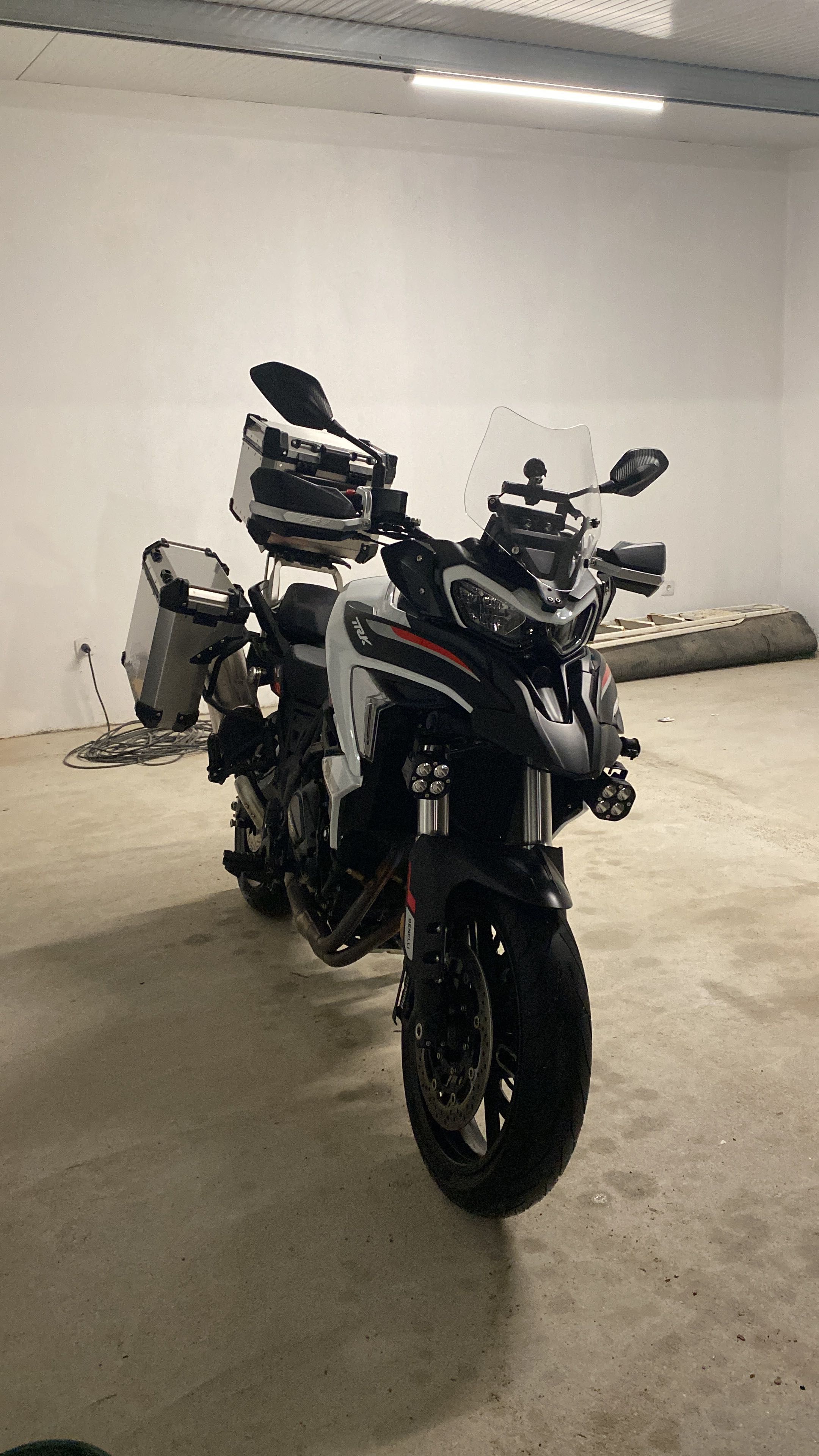 Benelli TRK 702 igual a nova c/ extras
