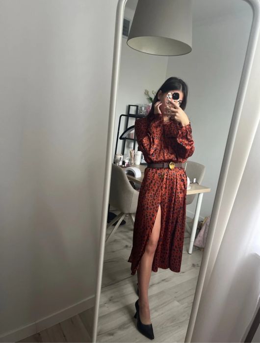 Brazowa sukienka w panterke niebieska