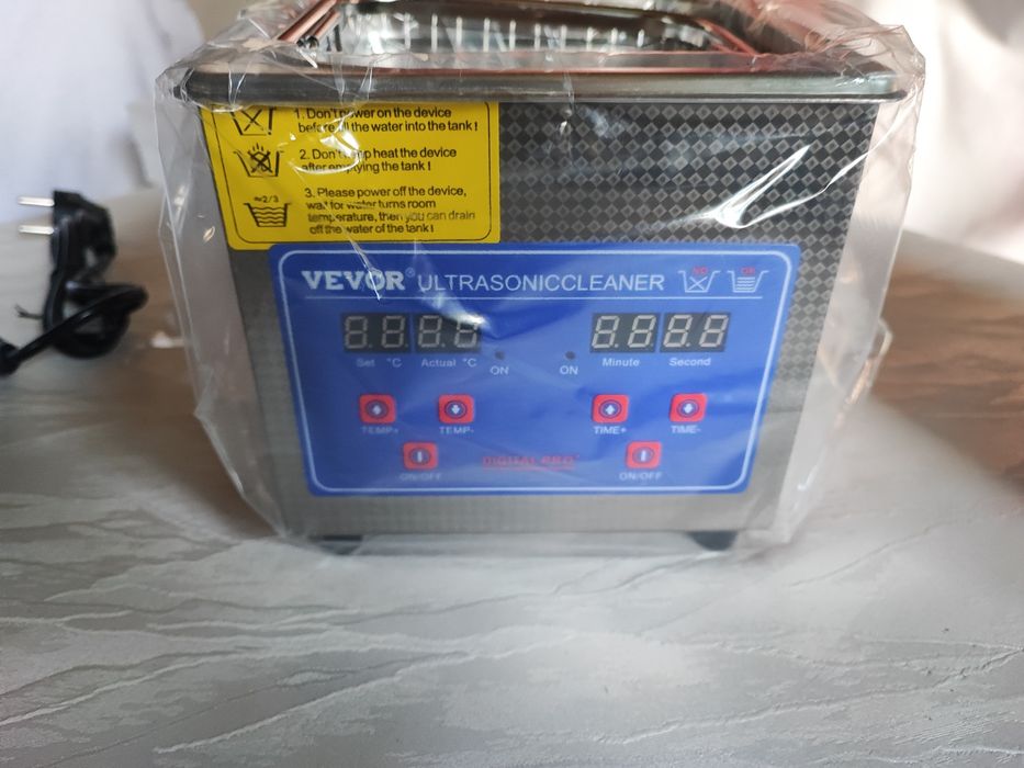 Myjka ultradźwiękowa 1.3l grzanie i timer.