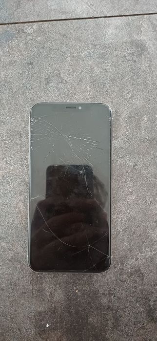 IPhone xs читайте описание