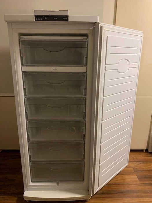 морозильна камера Atlant