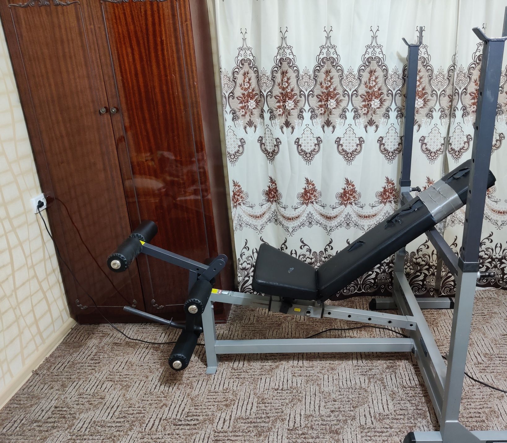 Продам профессиональную,универсальную спорт.скамью
