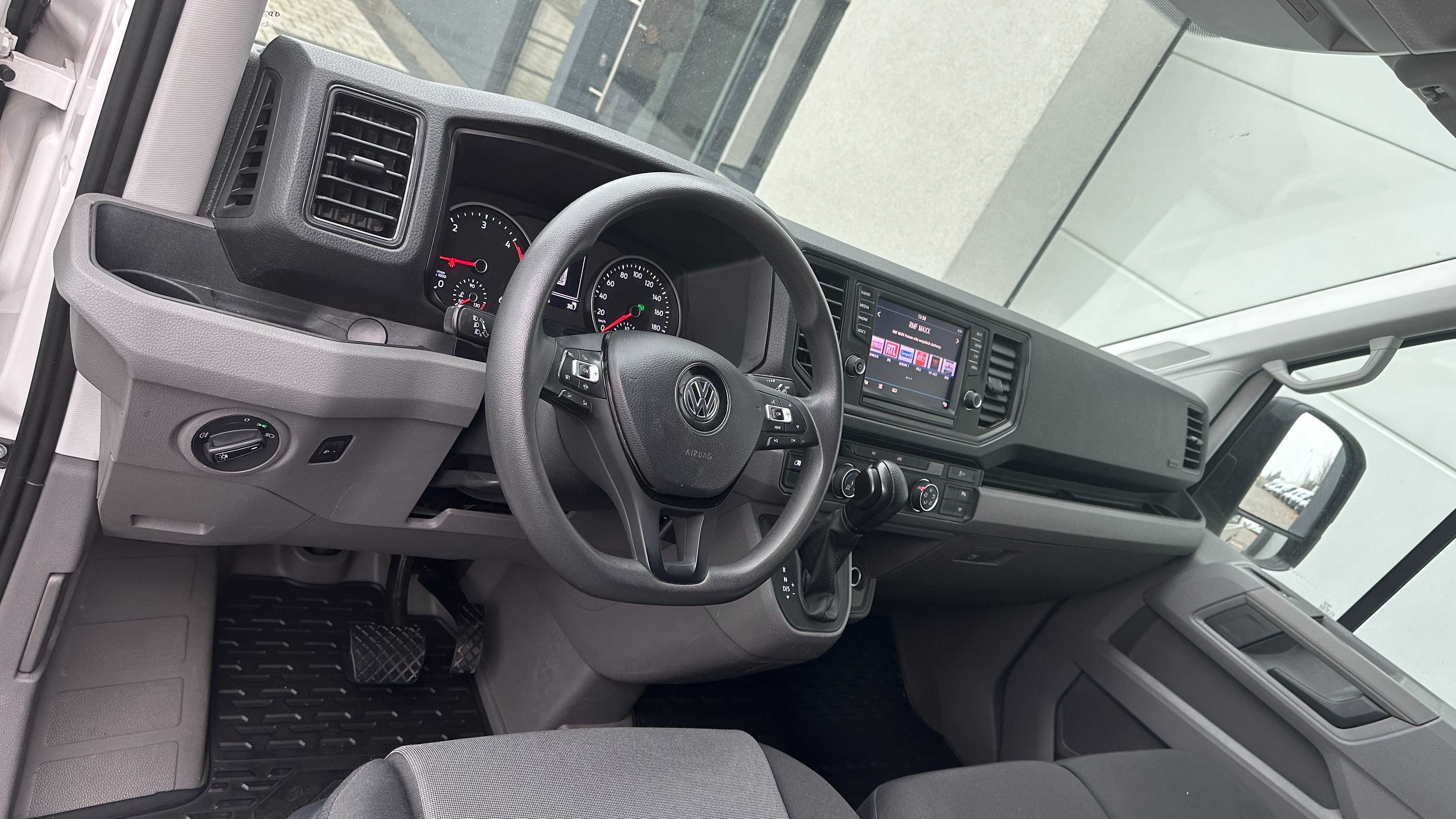 wynajem busów, bus dostawczy blaszak Vw Crafter Automat L4H3