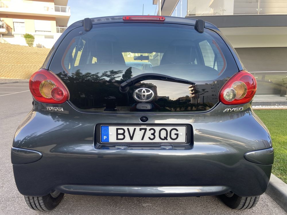 Toyota Aygo • Jantes Especiais • Multimidia • AC  • 129 mil km