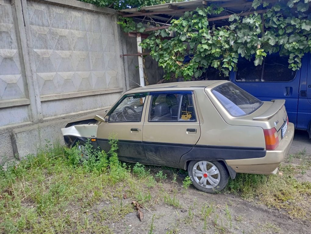 Славута Таврія документи з кузовом або без  по запчастинам також