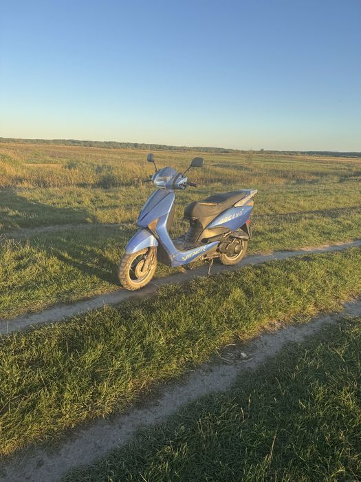 Продам скутер на ходу з документами