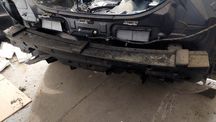 Задній підсилювач бампера Nissan life 2
