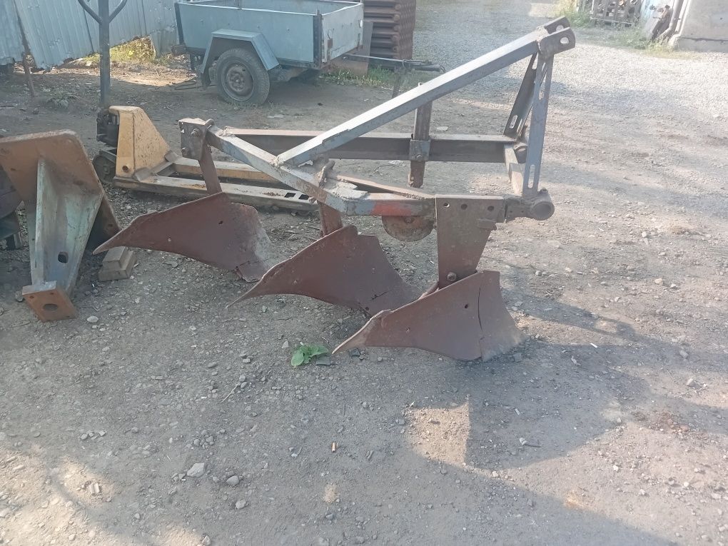 Продам плуг до трактора