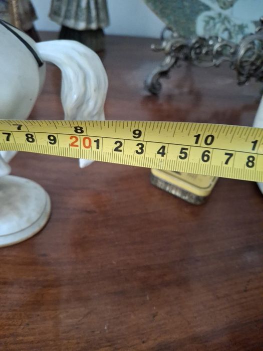 Escultura porcelana cavaleiro e cavalo