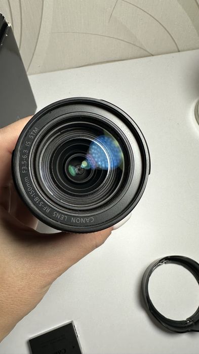 Продам Canon R10 с объективом RF-S 18–150 мм