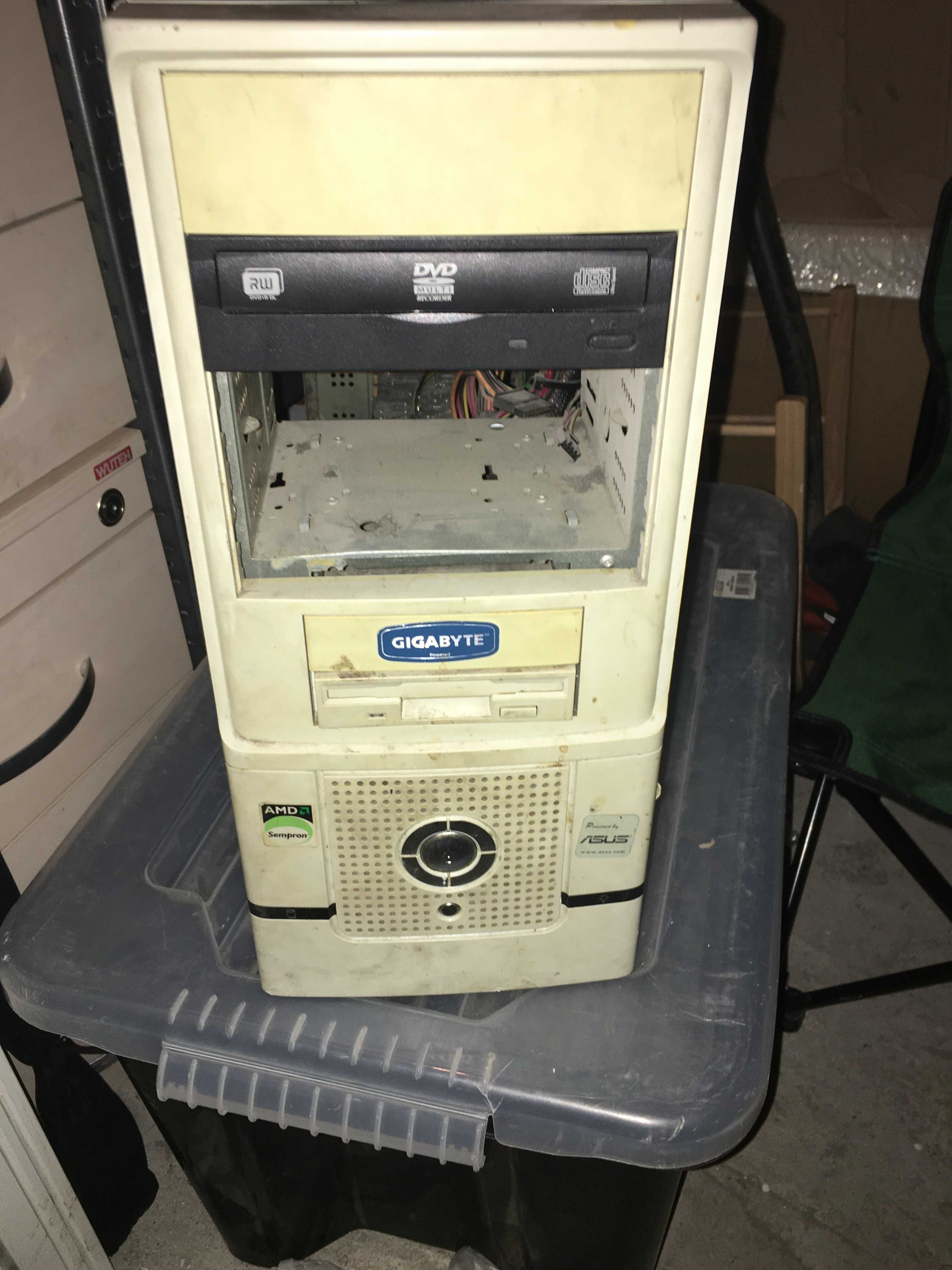 Stary Komputer MSI