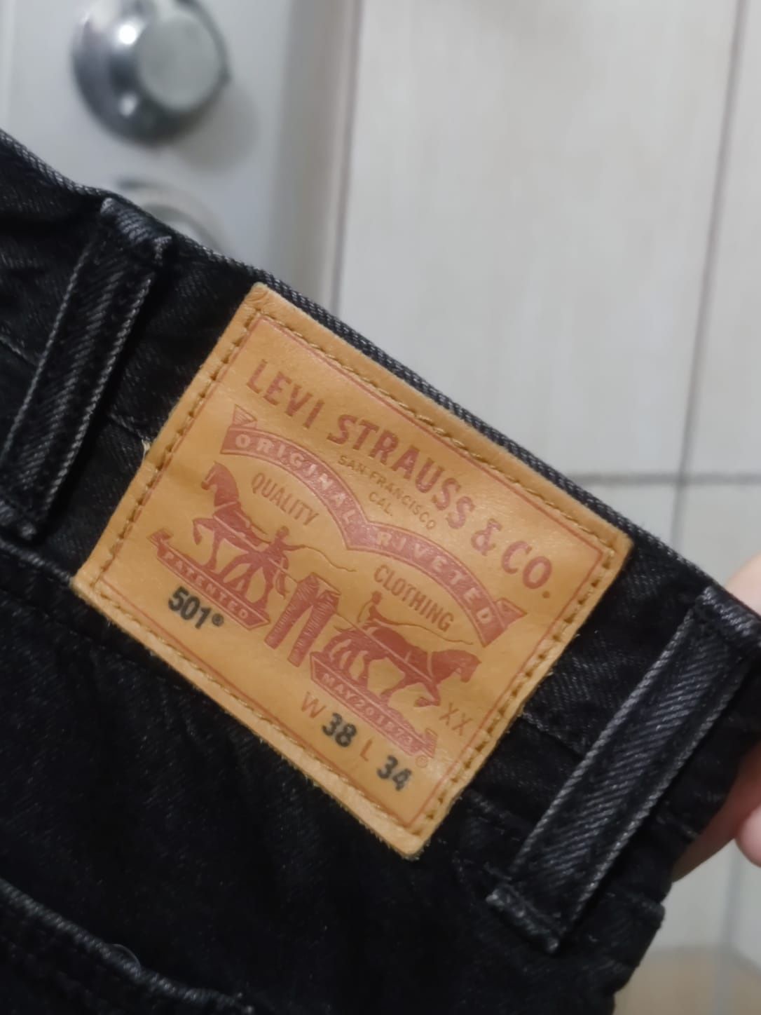 Spodnie jeansowe jeansy Levi's Strauss czarne ciemne 501 w 38 l 34 bla