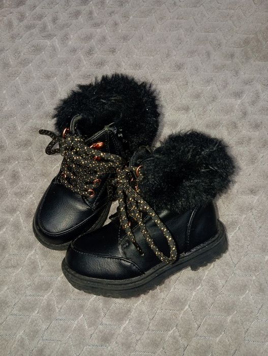 Одяг на дівчинку від 0 до 9 місяців в ідеальному стані.