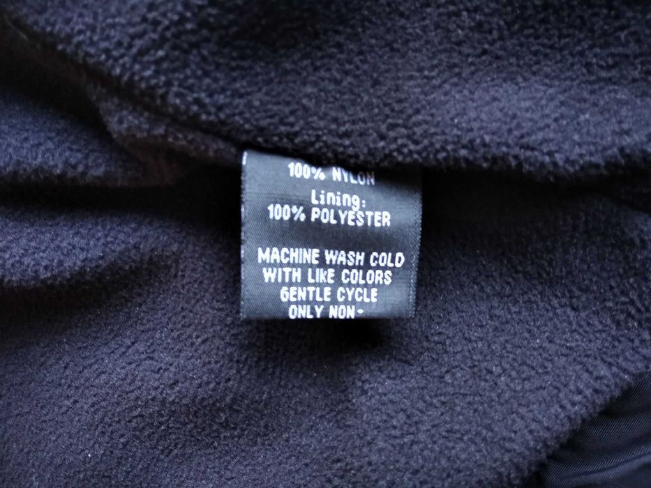 Blusão corta-vento azul-escuro