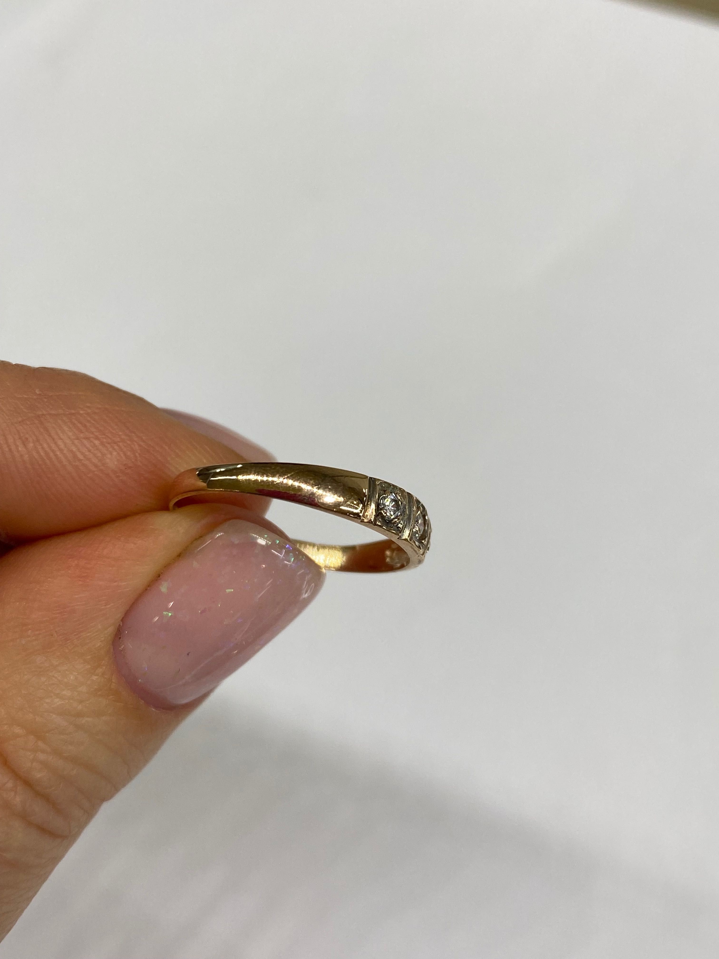 Золотое кольцо 585 18,5 размер 1,34 г