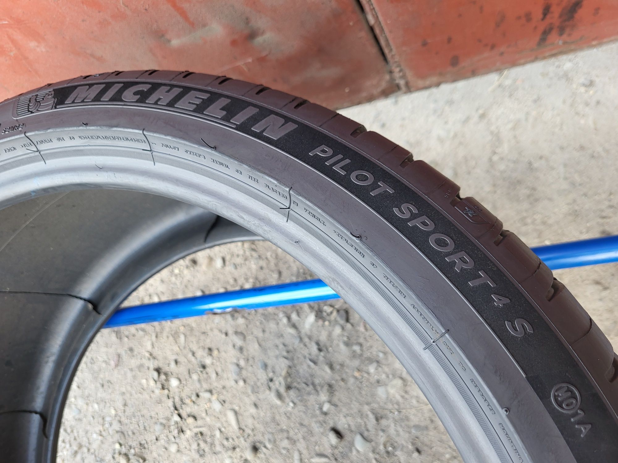 305/30/21 R21 Michelin Pilot Sport 4S MO 2шт ціна за 1шт шини
