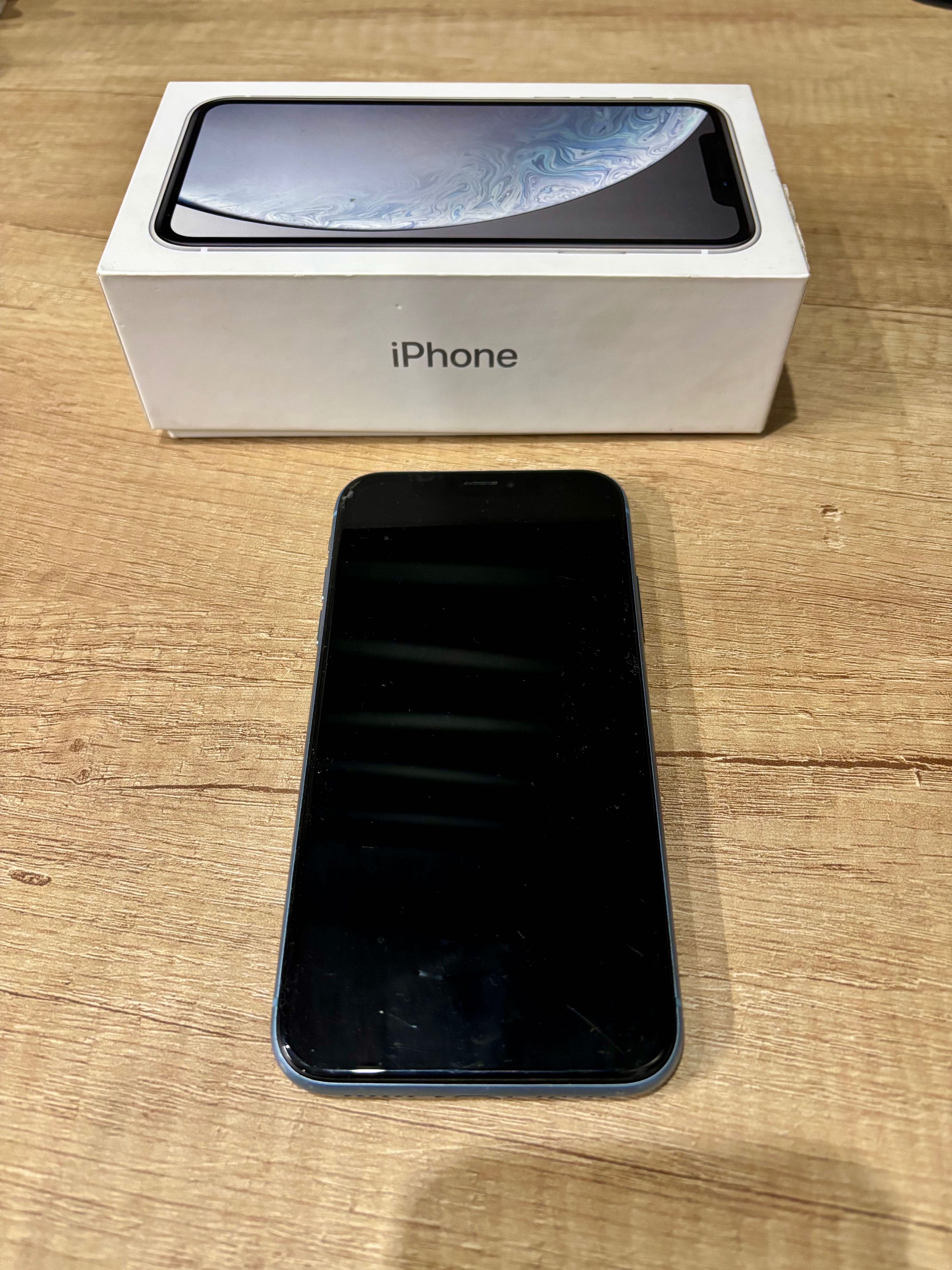 iPhone XR Telefon Niebieski 64 GB/ Uszkodzony tył