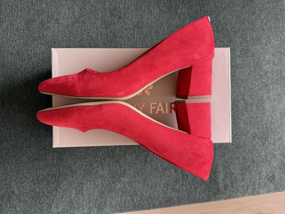 Czerwone buty na klocku