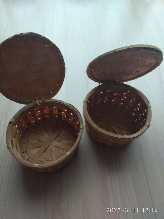 Wiklinowe pojemniki z przykrywką