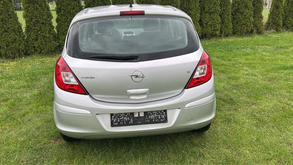 Opel Corsa 1.2 bezyna klima 2008r