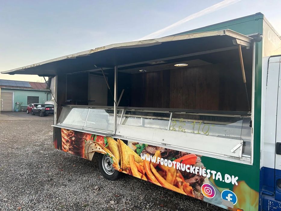 Renault Master  FoodTruck Sklep Bar Specjalny Samochód gastronomiczny