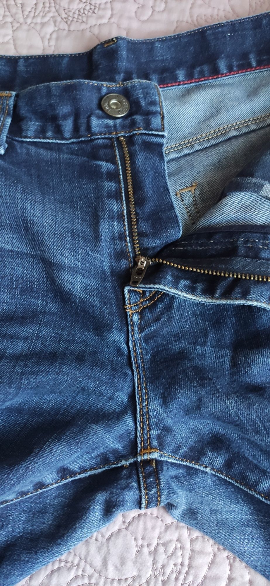 Джинсы мужские Tommy Hilfiger темно-синего цвета, размер 30/32