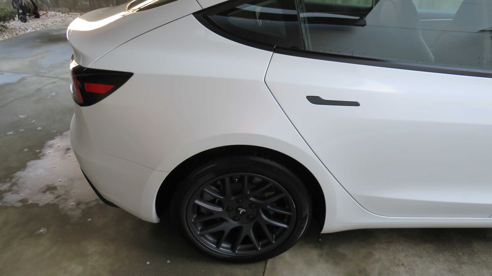 Tesla Model 3 2024 – Standard Range RWD – 24600 km – Nacional
