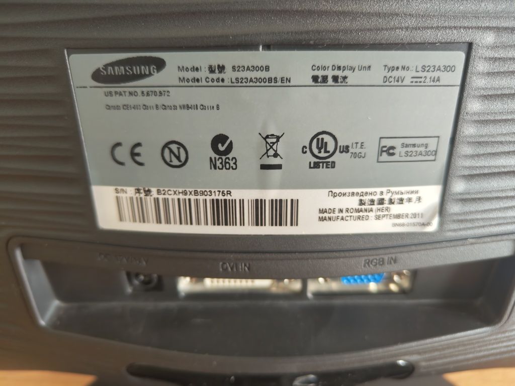 Monitor Samsung 23 całe LED matowy działa uszkodzone wejście
