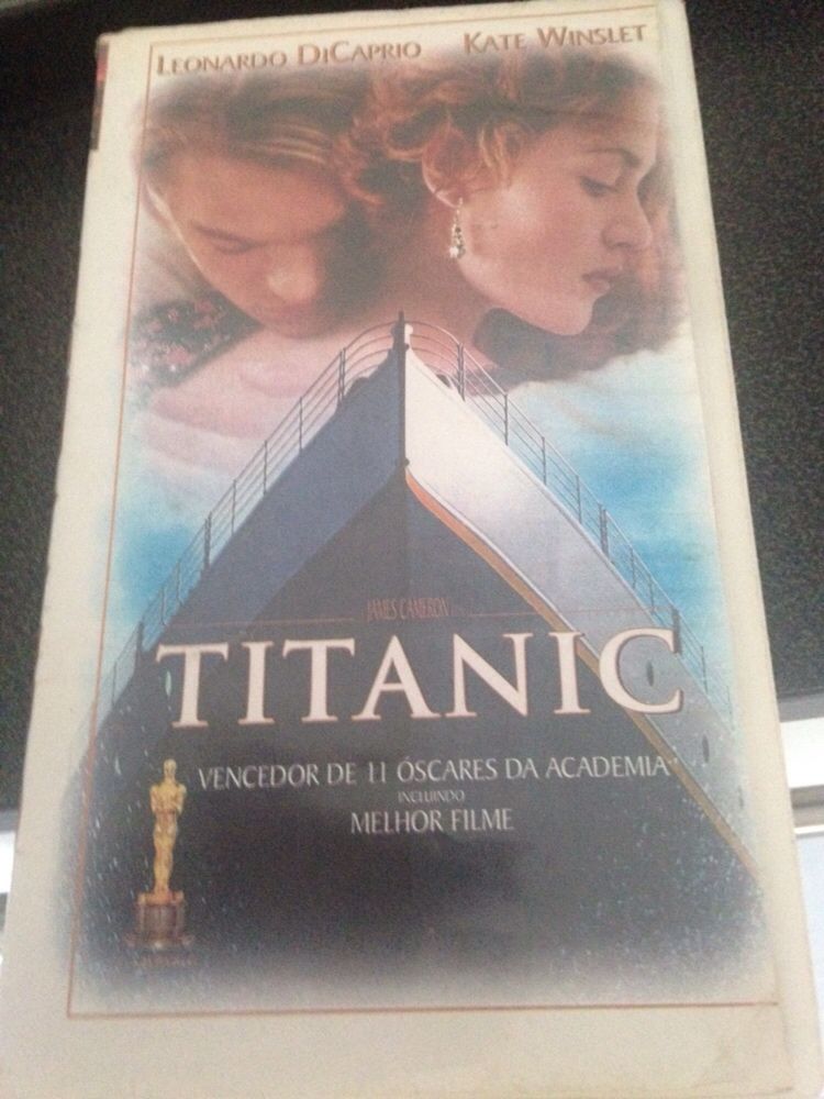 2 Cassetes vídeo original um indiano e outro Titanic