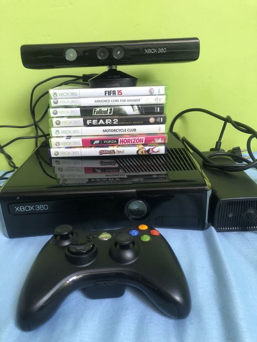 Konsola Xbox 360 250gb piano black pad kinect gry