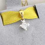 Złota zawieszka z diamentem princess 0.20ct VS 18K
