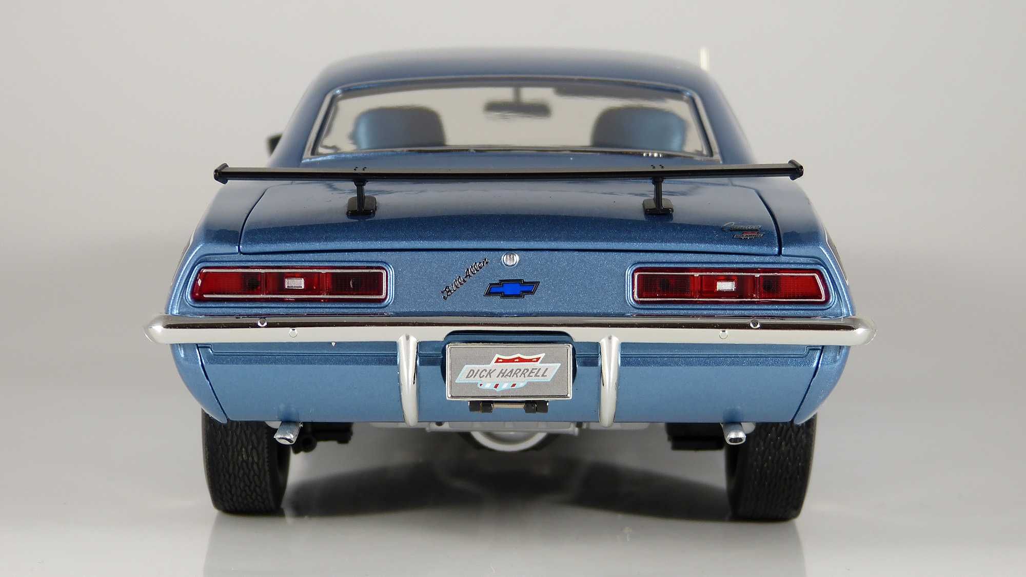 Model 1:18 ACME 1969 Chevrolet COPO Camaro Coupe - Dick Harrel