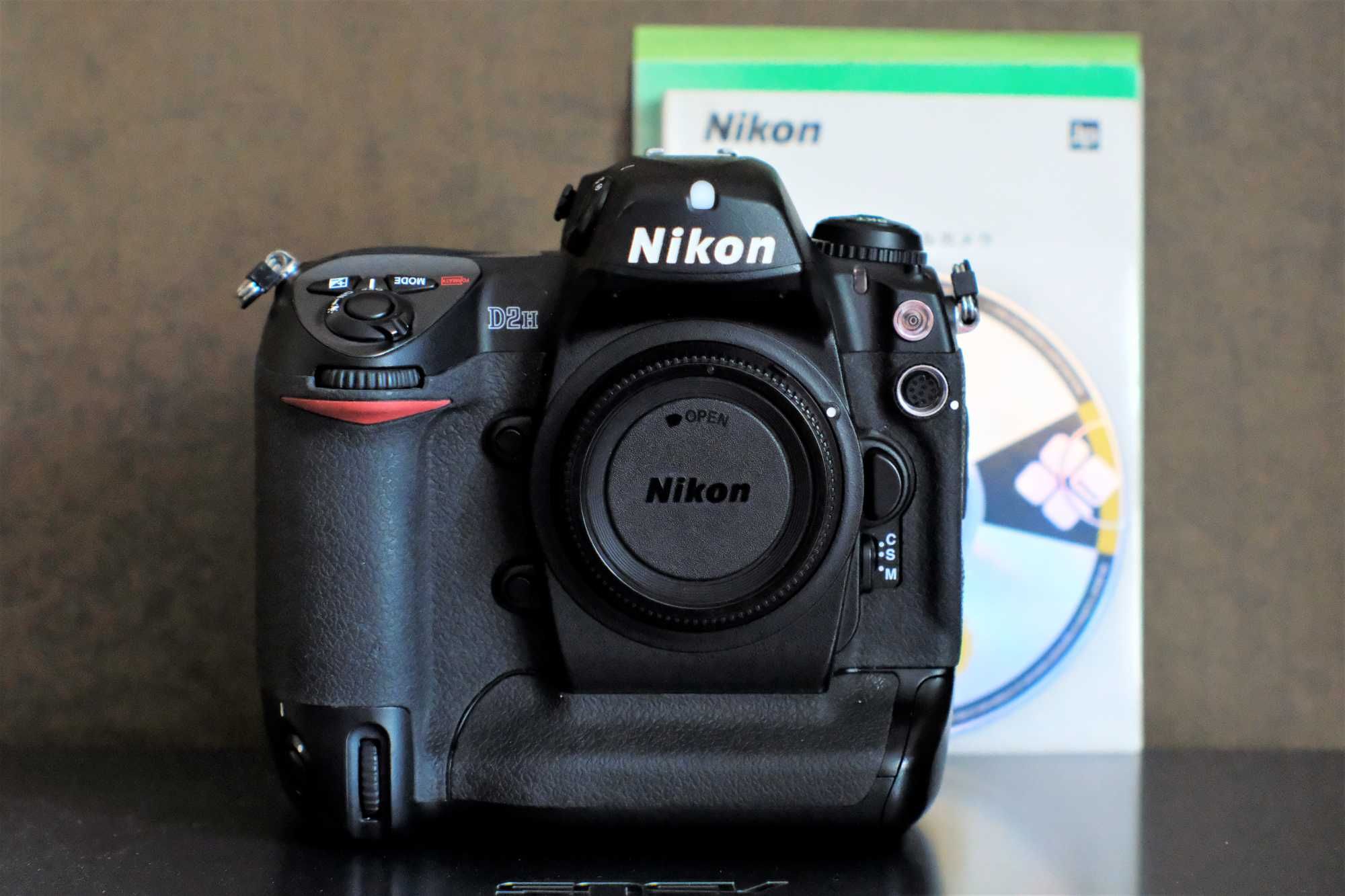 Продам Nikon D2h пробіг 6100 кадрів камера для души