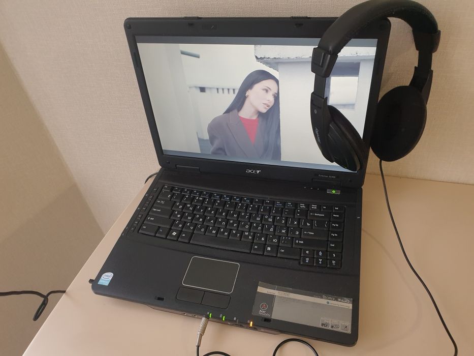 Ноутбук Acer Extensa 5230E + навушники і бездротова мишка