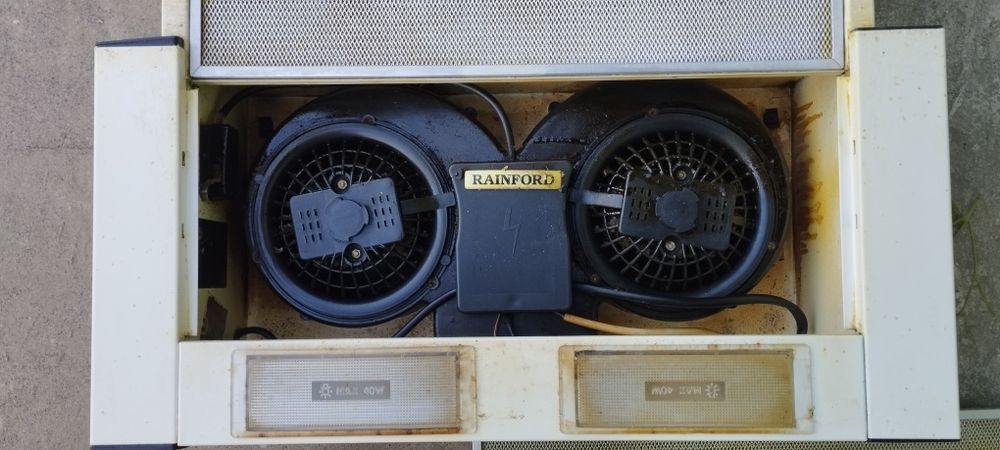 Витяжка на кухню Rainford