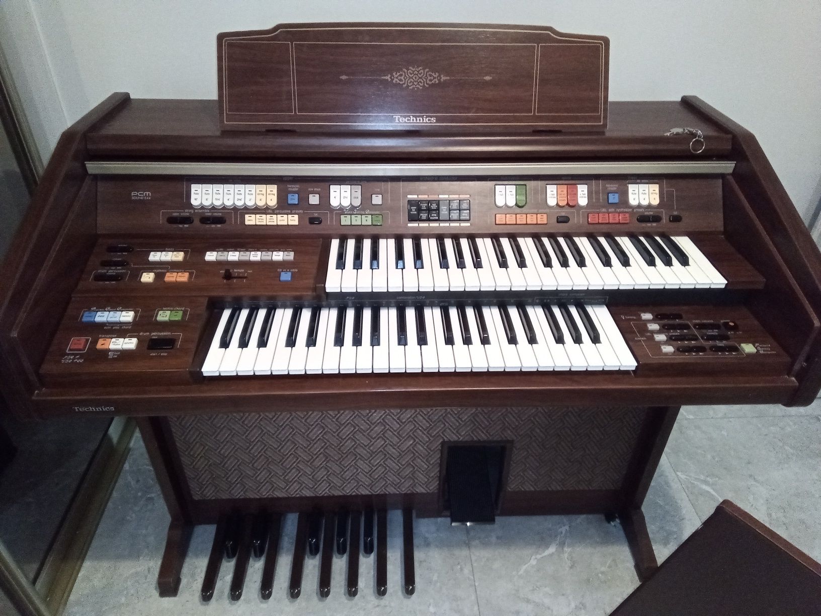Organy .Technics Model Sx-E44.