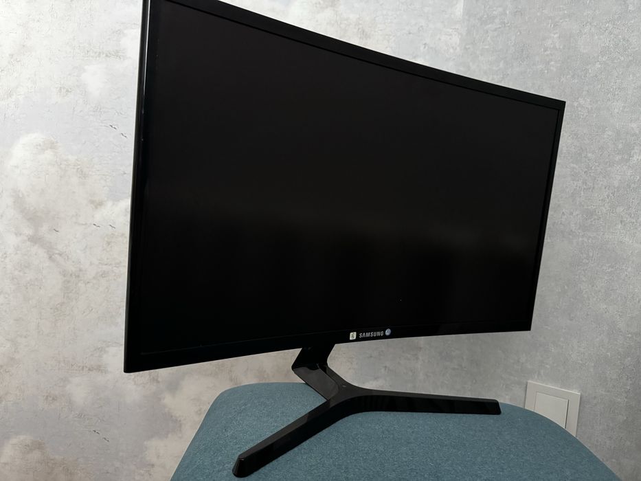 Монітор Samsung 23.5” 60-72hz.
