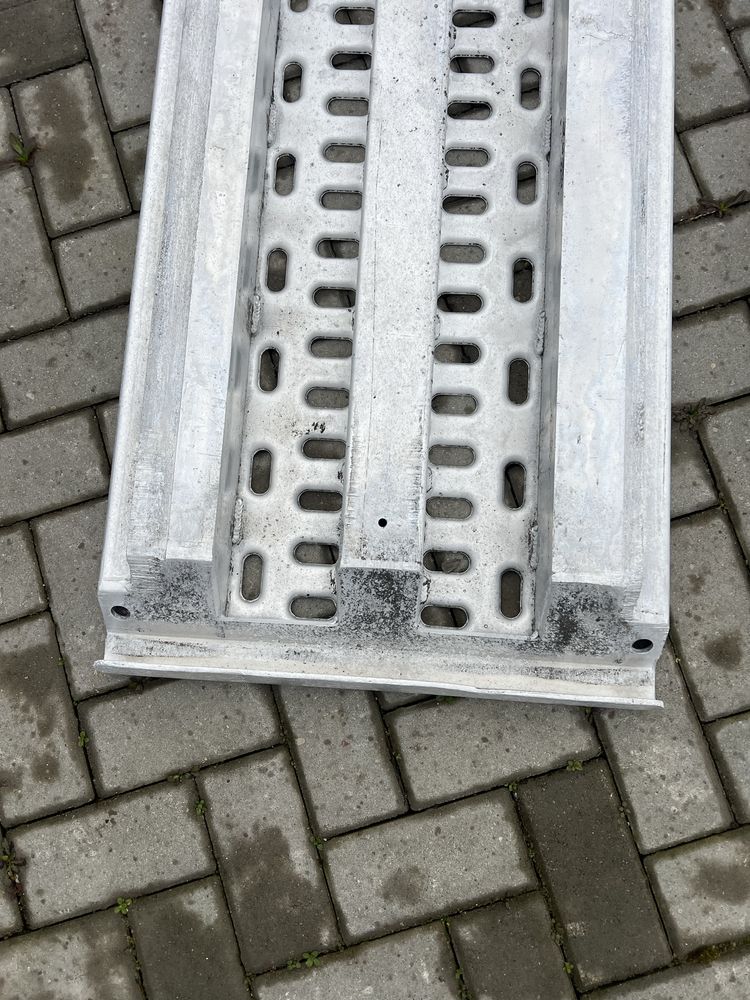Najazdy aluminiowe Kassbohrer 230 cm 55 cm 8 cm nosnosc 8t