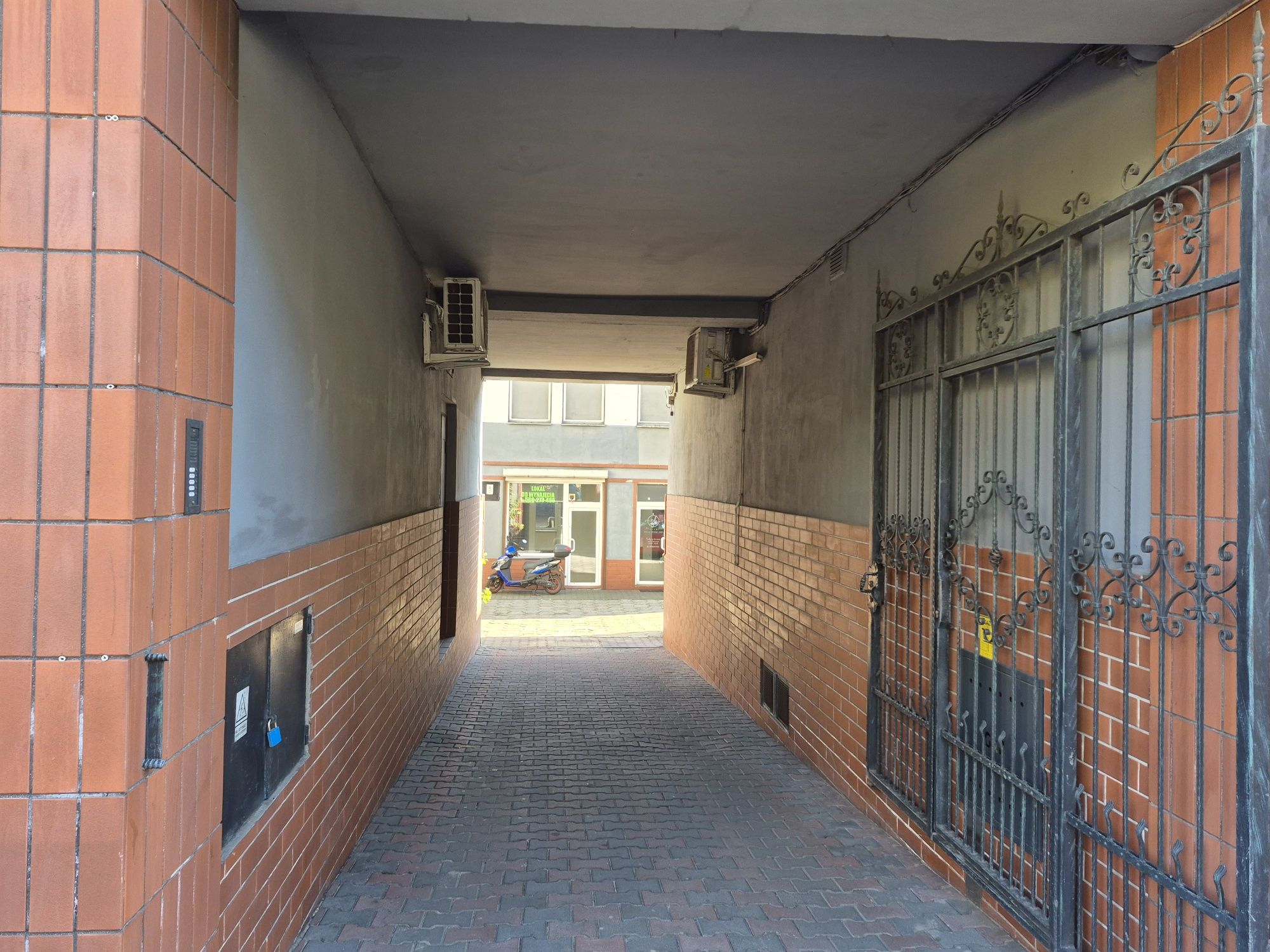 Wynajmę lokal użytkowy pasaż Wyszyńskiego nr 6 w Piekarach Śląskich