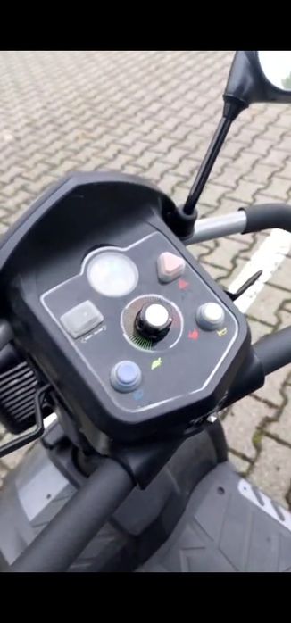 Електричний скутер для інвалідів