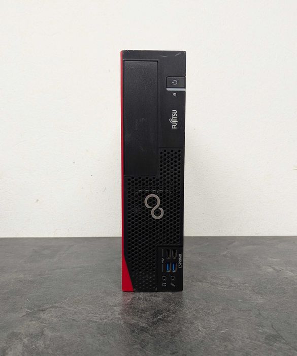 Fujitsu. Intel i3-7100\ DDR4 8Gb\ SSD 256Gb.