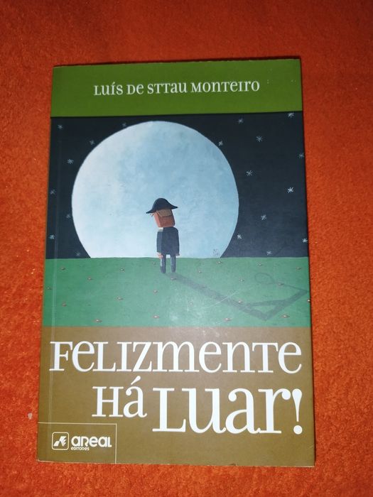 Livro "Felizmente há luar!"