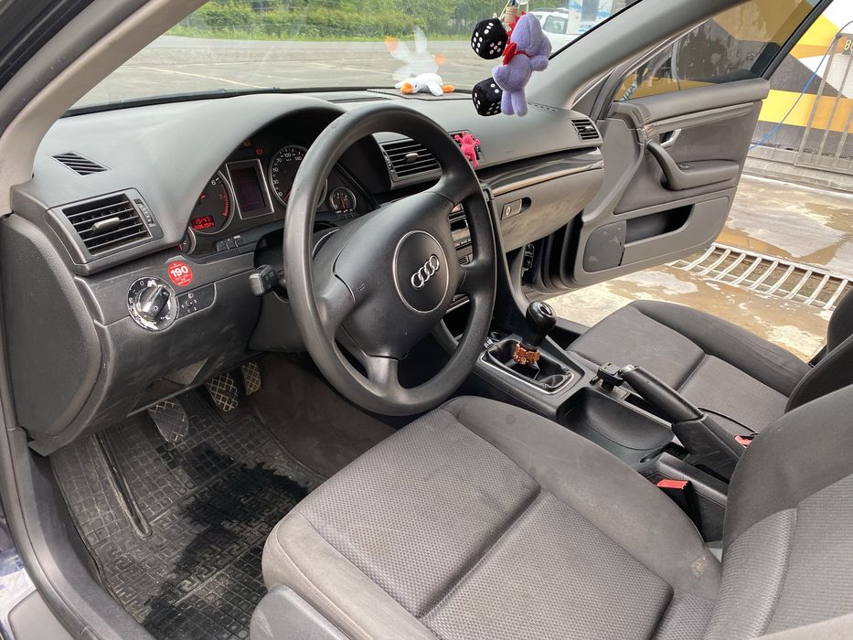 Audi A4 1.6 бензин