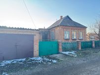 Міцний будинок з ремонтом, Карнаватка. 4 сотки. Гараж, нова сантехніка