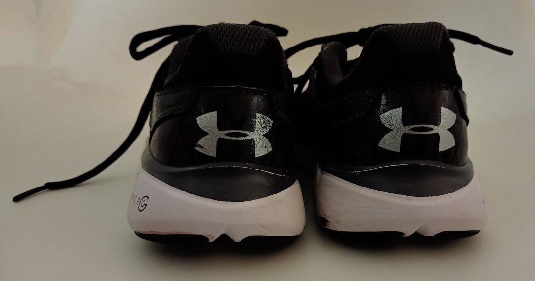 Buty sportowe adidasy under armour micro 35,5 lekkie, oddychające