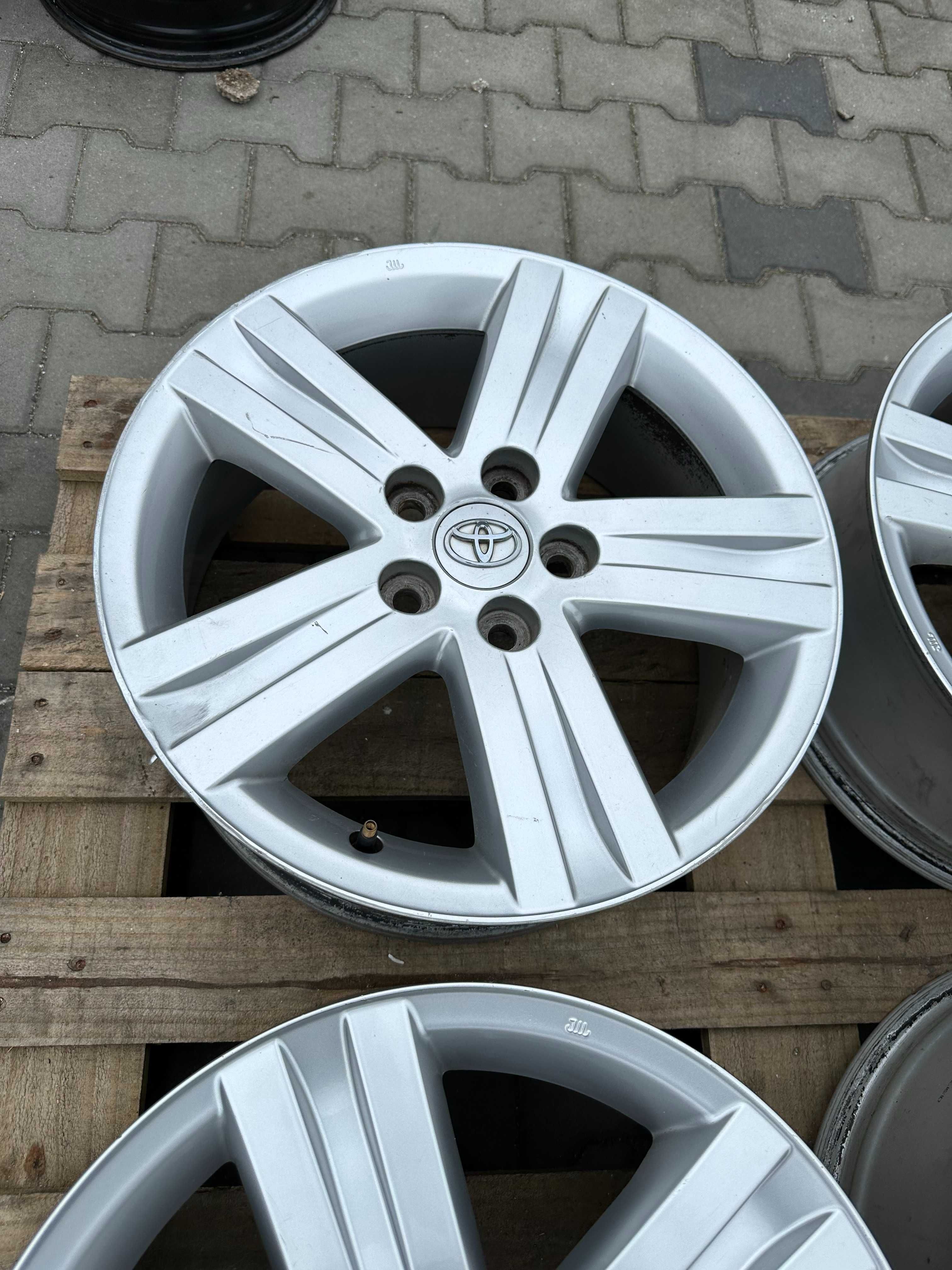 5x114,3 7jx17 17" Toyota et50 komplet ładne